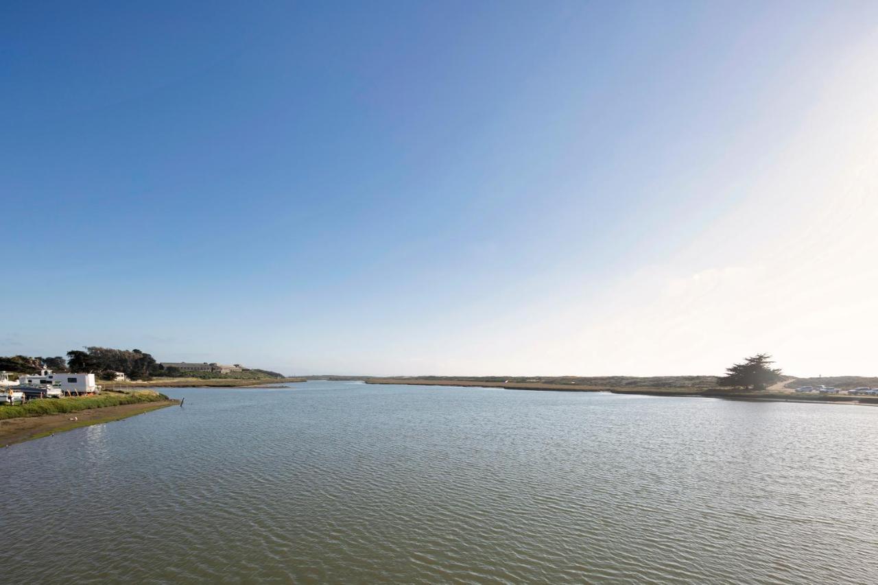 Inn At Moss Landing Point Exterior foto